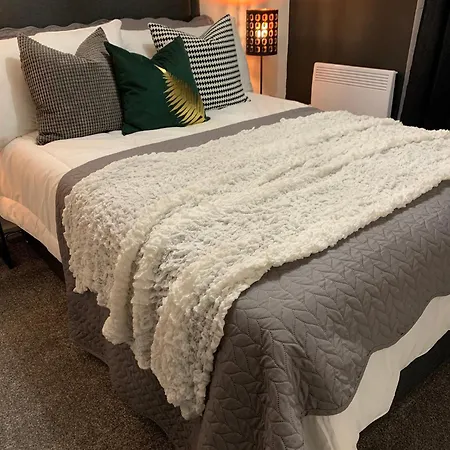 Apartment + Free Parking