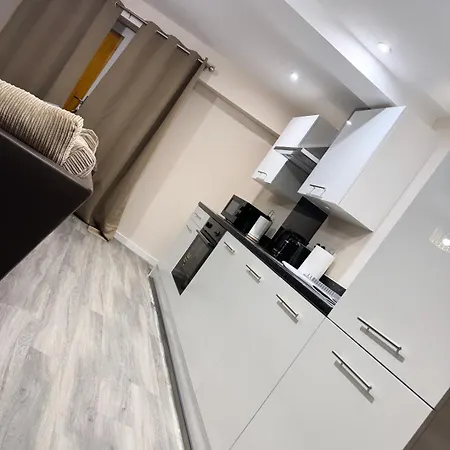 Apartment Luxury 2 Bedroom In Centre - Free Parking
