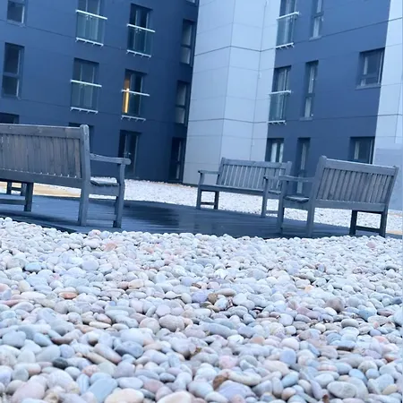 Luxury 2 Bedroom In Centre - Free Parking