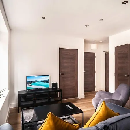 Stayzeni, Alexandra Rise Roomy 1 Bed Manchester