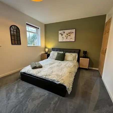 House In Chorlton * Manchester