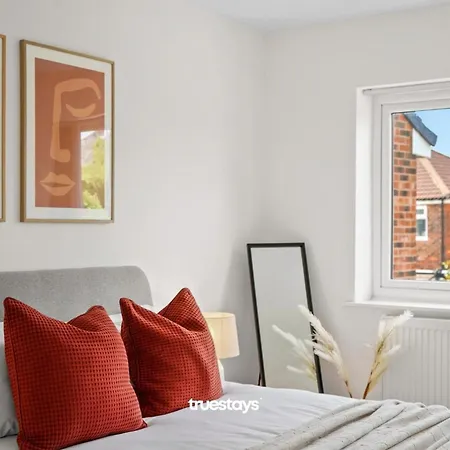 Greaves House By Truestays - 3 Bedroom House In Failsworth, * Manchester