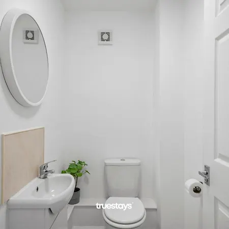 Greaves House By Truestays - 3 Bedroom House In Failsworth, Vakantiehuis *