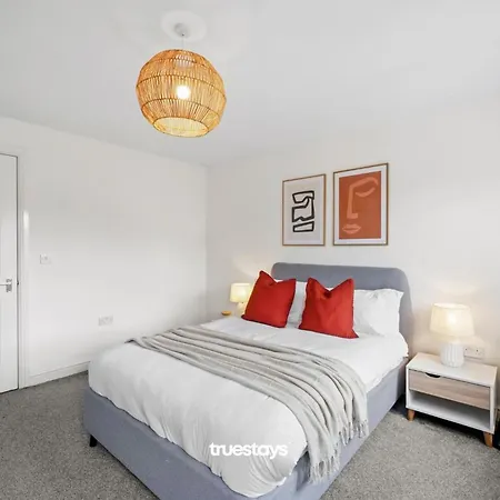 Greaves House By Truestays - 3 Bedroom House In Failsworth, Vakantiehuis *