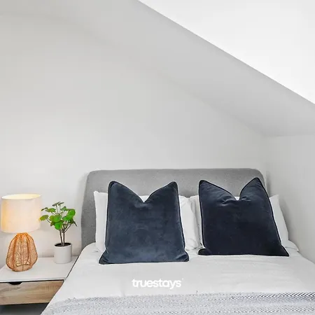 6 Sarah House By Truestays - 2 Bedroom - Free Wifi & Parking 度假居 *