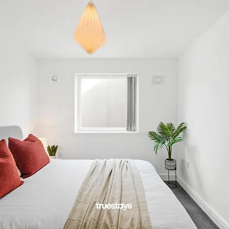 6 Sarah House By Truestays - 2 Bedroom - Free Wifi & Parking 度假居