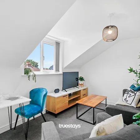 度假居 6 Sarah House By Truestays - 2 Bedroom - Free Wifi & Parking *