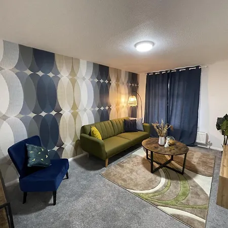 Hébergement de vacances Convenient 3 Bd House Salford 7 Guests *