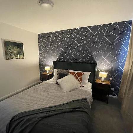 Convenient 3 Bd House Salford 7 Guests Manchester