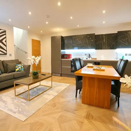 Apartment Penthouse Perfect For Couples - By Ao Arena - Pass The Keys