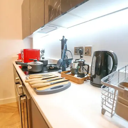 Pass The Keys 3 Bed Flat 8 Min Walk To Centre 公寓 *