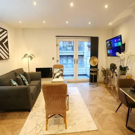 Pass The Keys 3 Bed Flat 8 Min Walk To Centre * マンチェスター