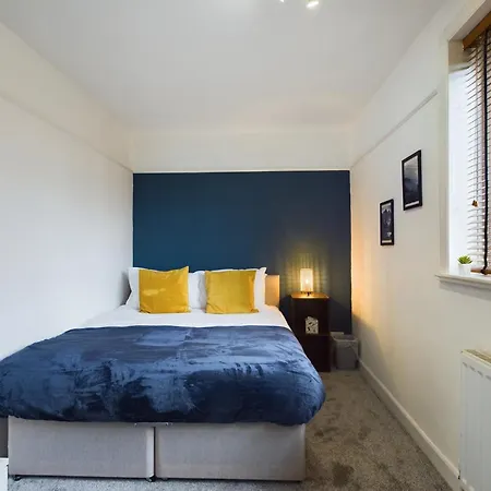 3 Bed In Apartament *
