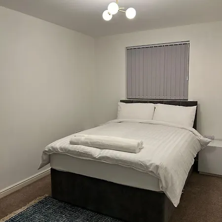 Cosy 2 Bedroom With Parking By Cloud * Manchester