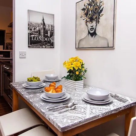 Апартаменты Luxury 3 King Bed Quayside *