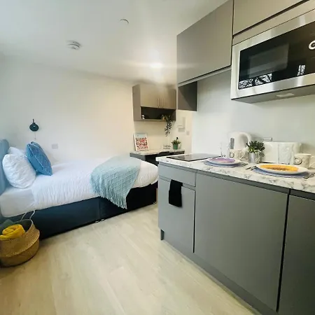 Quaint & Cosy Studio In Stretford