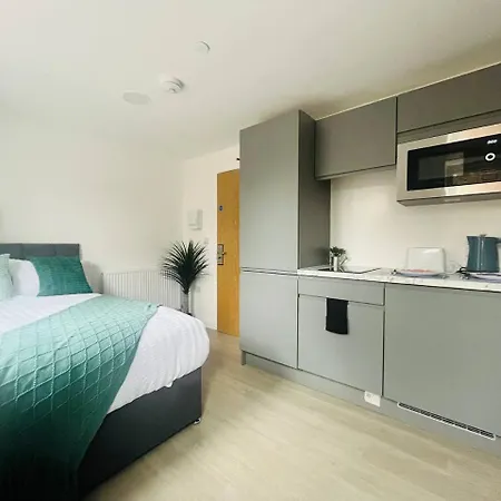 Modern Minimalist Studio In Stretford