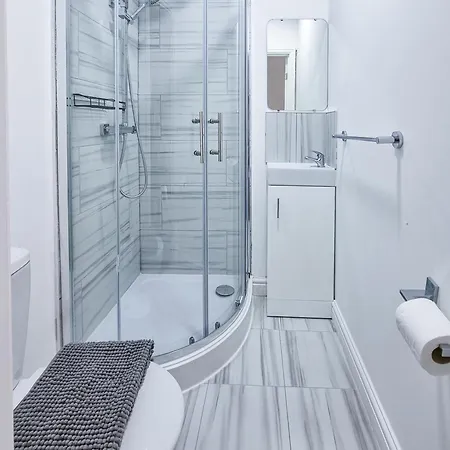 Ashfield Co-Living - Private Room Self-Cater * Manchester