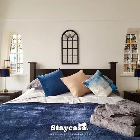 Spacious 6-bed With Large Patio And Free Parking * 맨체스터