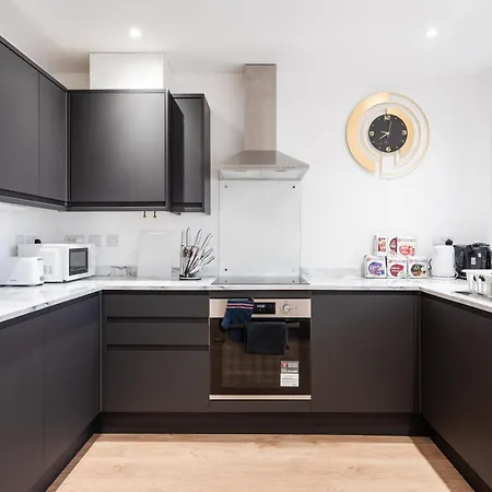 Dazzling & Modern 4bd - Coop Live - Etihad - Parking * מנצ'סטר