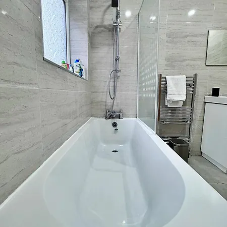 Full In Heywood Street Near Cheetham Hill Дом отдыха