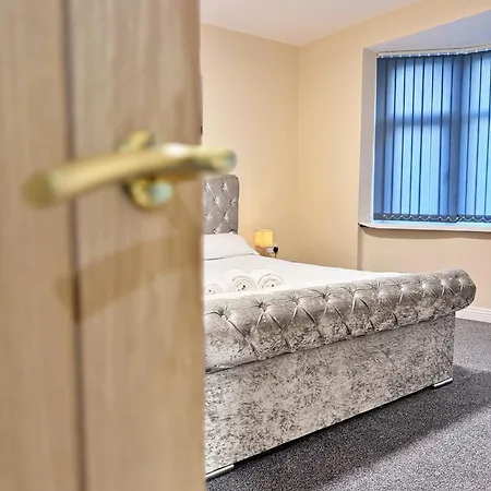 Full In Heywood Street Near Cheetham Hill Holiday home *