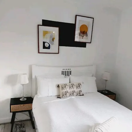 Apartment Cozy 3 Bedroom Close To Town Manchester