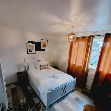 Apartment Cozy 3 Bedroom Close To Town *