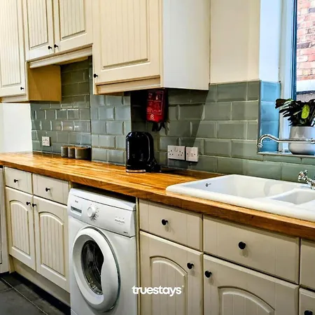 Holiday home Crawford House - Stunning 2 Bedroom House In *