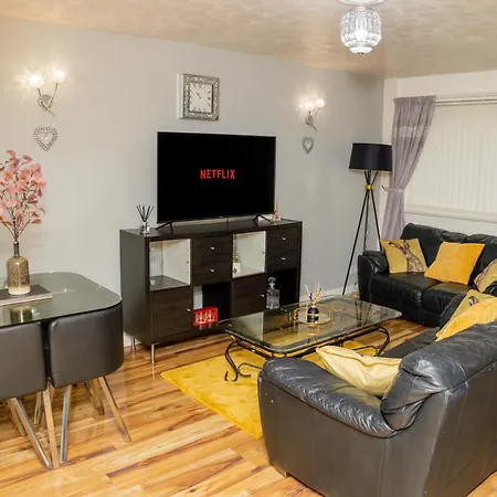 Charming 2-bedroom In * مانشستر