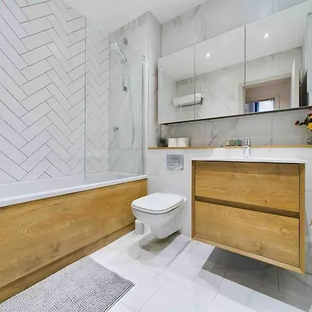 Stylish 2bed Centre *