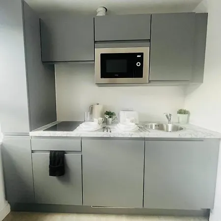 Stretford's Best: Cosy Studio Retreat