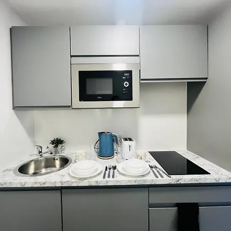 Brand New Modern Studio In מנצ'סטר