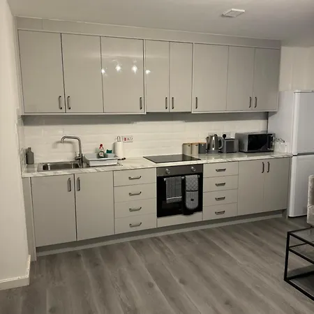 Modern Smart 2 Bedroom *