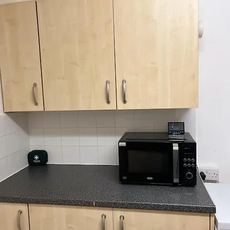 Salford 2-bed - Near Uni & Mcr Centre