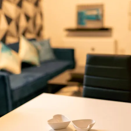Bright And Stylish - 2 Bedroom - Free Parking, Transit Links, Close To Stadiums Apartment Manchester