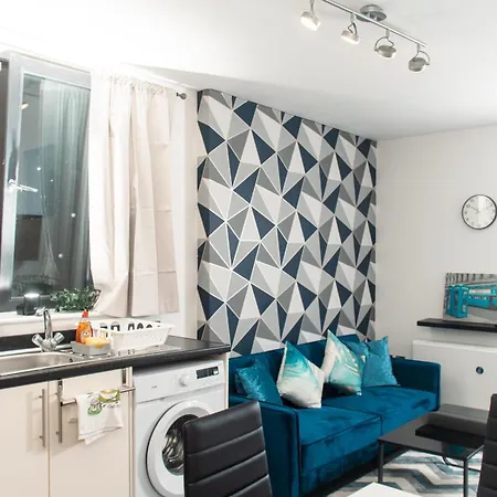 Apartment Bright And Stylish - 2 Bedroom - Free Parking, Transit Links, Close To Stadiums Manchester