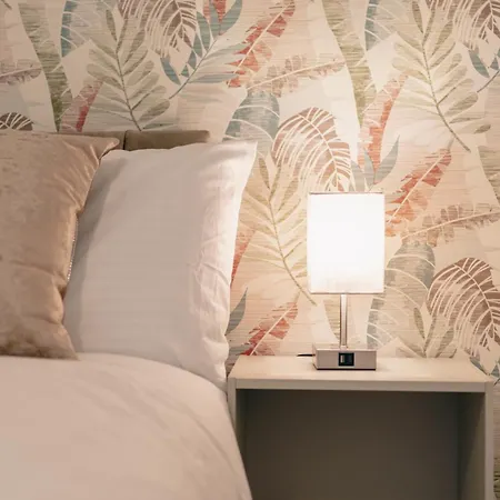 Apartment Bright And Stylish - 2 Bedroom - Free Parking, Transit Links, Close To Stadiums