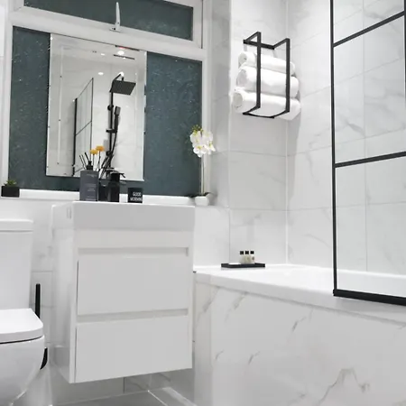 Etihcity - 3 Bedroom Semi - Free Parking Near Etihad Stadium, Tourist Attractions, Centre, Transport And Motorway Links Next To Mcdonald's - Sky N Netflix Σπίτι διακοπών Μάντσεστερ