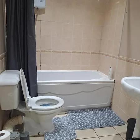 Stunning 3-bed House In Manchester *
