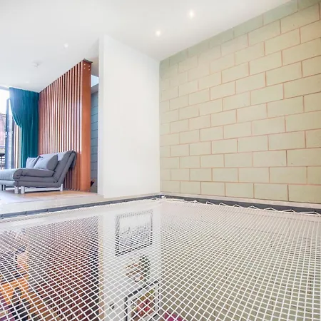 Luxury Roof Terrace Townhouse *