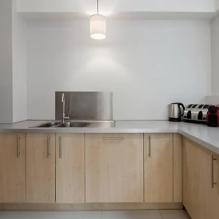 2 Bed Nq Loft Conversion Centre *
