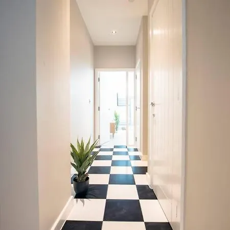 Townhouse With Roof Terrace * Manchester