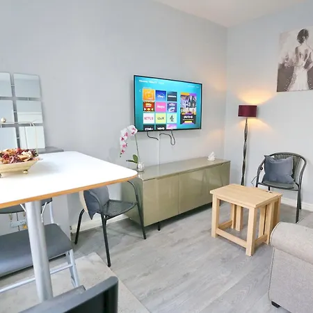 Holiday home Pass The Keys 5 Min Walk Free Parking Coop Live And Ethiad Arena Manchester