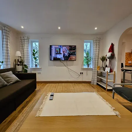 Beautiful House In The Heart Of A Golf Course. Manchester