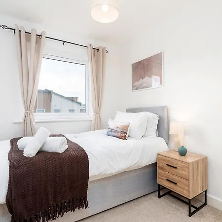 6 Guests - 3 Bedrooms - Free Wi-fi - Dom wakacyjny Manchester