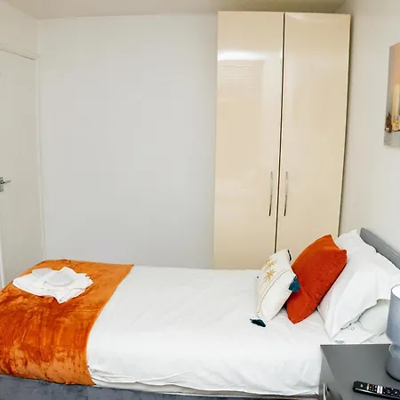 Dynasty - Alison Kelly Close * Manchester