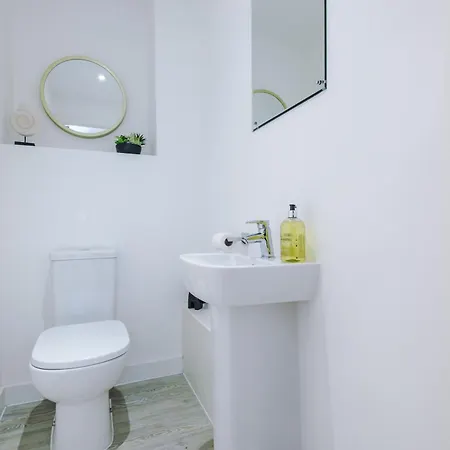 The Sunset - Modern 2 Bed Cityview Haven In Centre. Perfect For Family, Business And Leisure Stays Apartment *