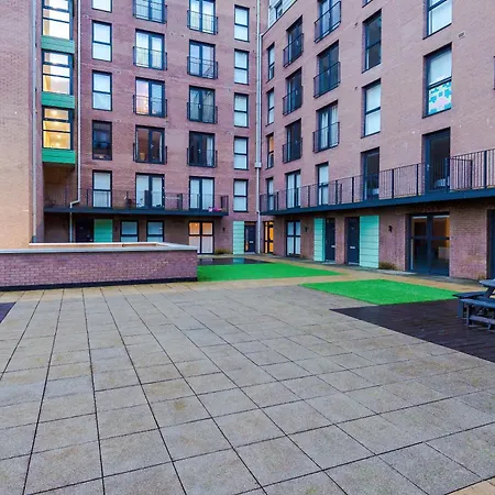 Apartment The Sunset - Modern 2 Bed Cityview Haven In Centre. Perfect For Family, Business And Leisure Stays