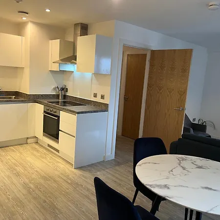 Apartment High End 2bed Duplex Apt With Top Floor Terrace Near City Centre Salford *
